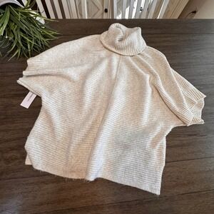 Liz Claiborne Women's Beige Turtleneck Short Sleeve Sweater Top M L